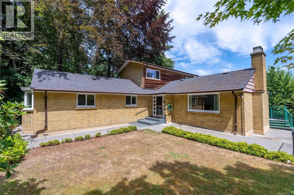 5349 Alderley Rd, Saanich