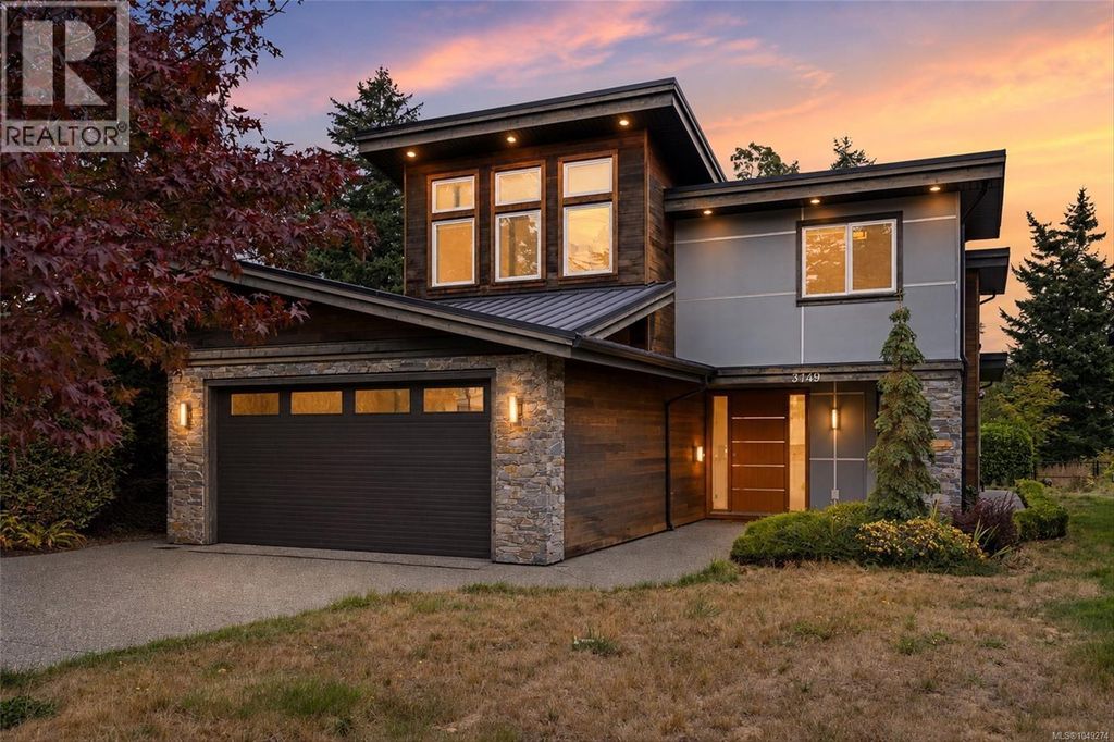 3749 Ascot Dr, Saanich