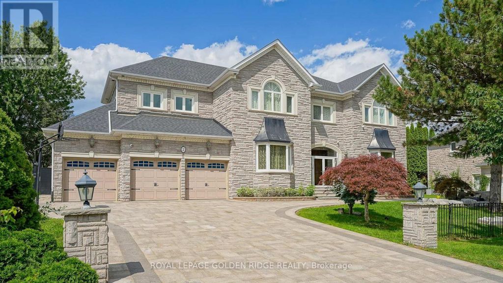 2 Cortleigh Court, Richmond Hill (bayview Hill)