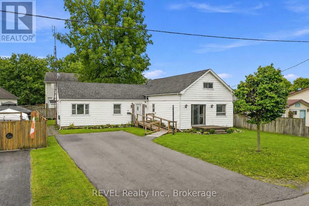 42 Wildwood Road, St. Catharines (port Weller)