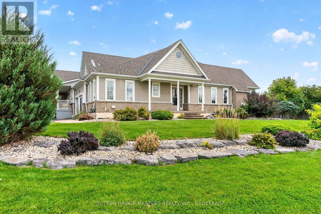 100 Britannia Crescent, Loyalist (bath)