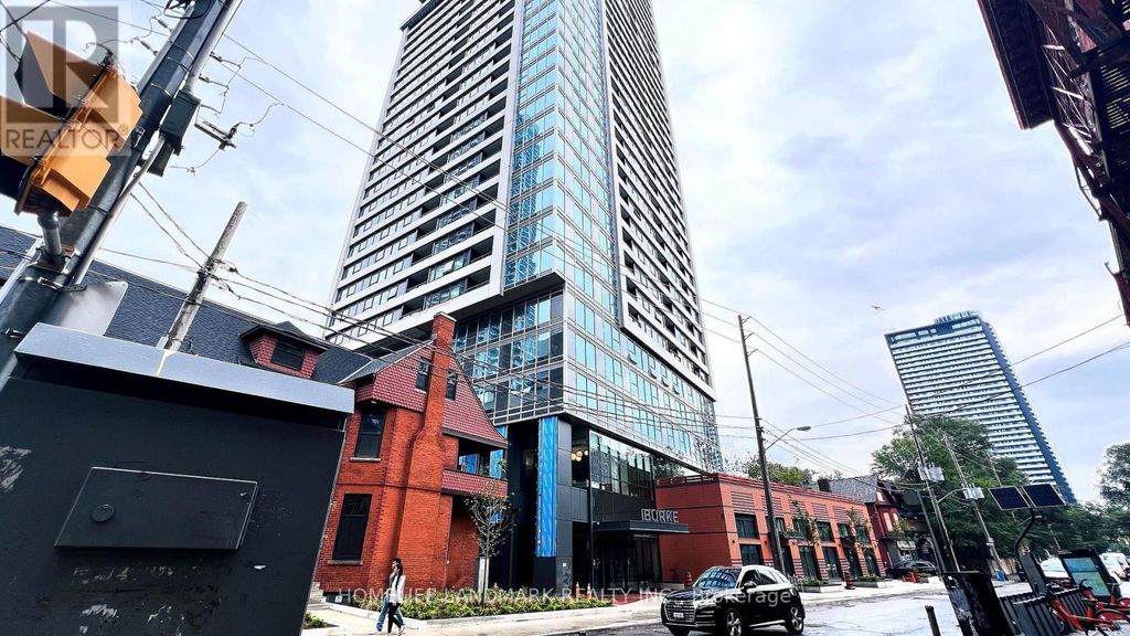 609 Sherbourne Street, Toronto (north St. James Town)