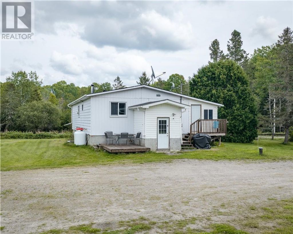 344 Red Deer Lake Road S, Sudbury