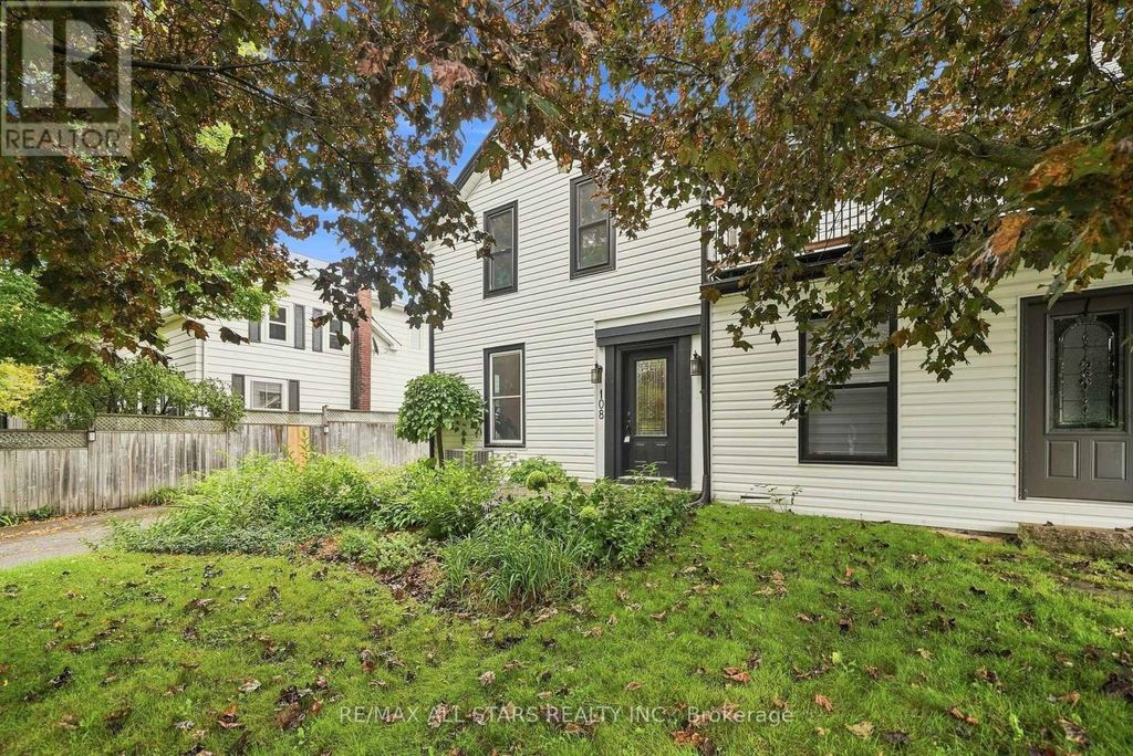 108 Mechanic Street, Uxbridge