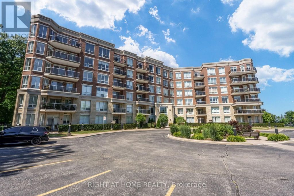 483 Faith Avenue, Mississauga (hurontario)