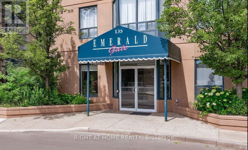 808 - 135 Hillcrest Avenue S, Mississauga (cooksville)