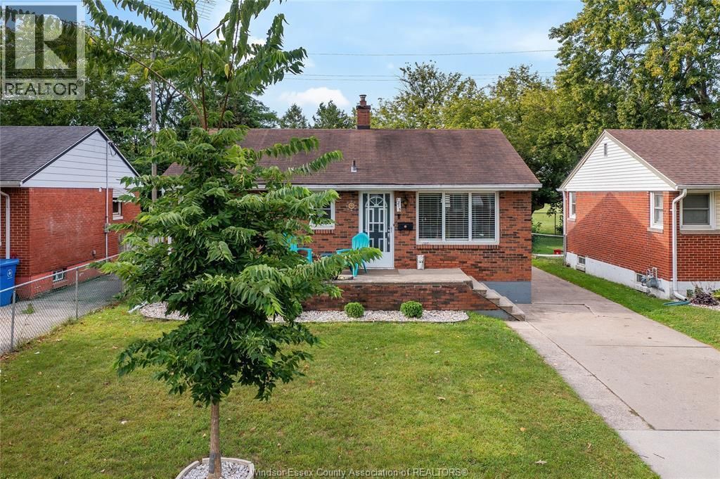 1215 Chappell Unit# Upper, Windsor