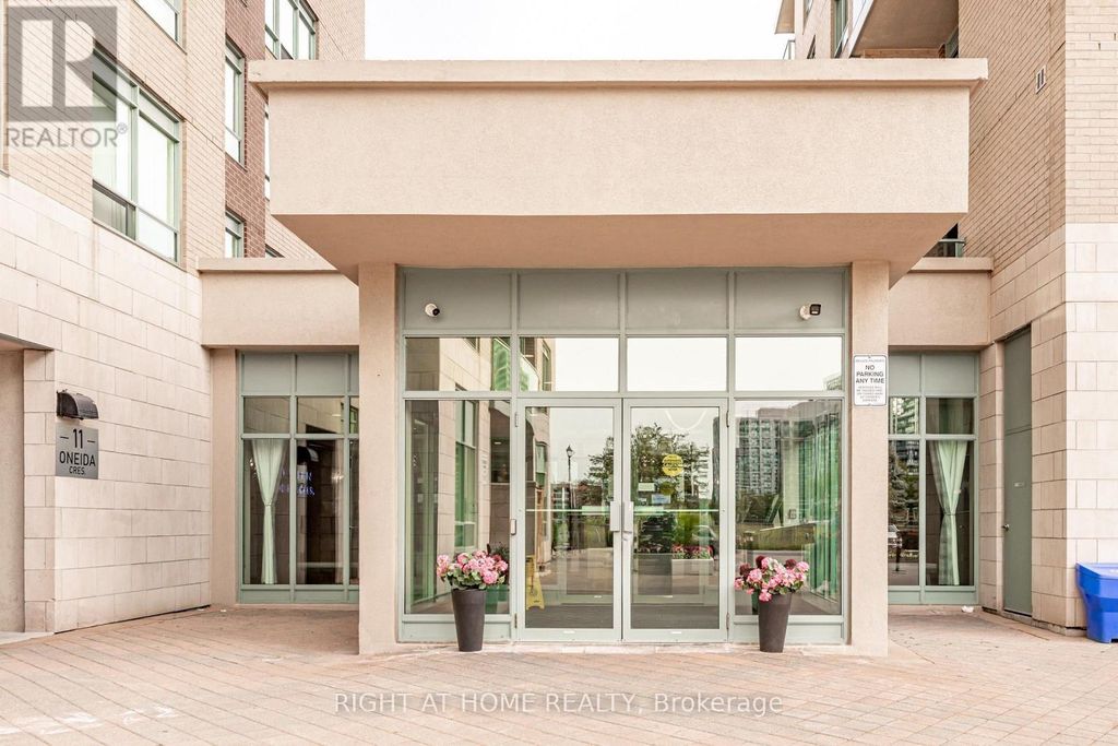 1010 - 23 Oneida Crescent, Richmond Hill (langstaff)