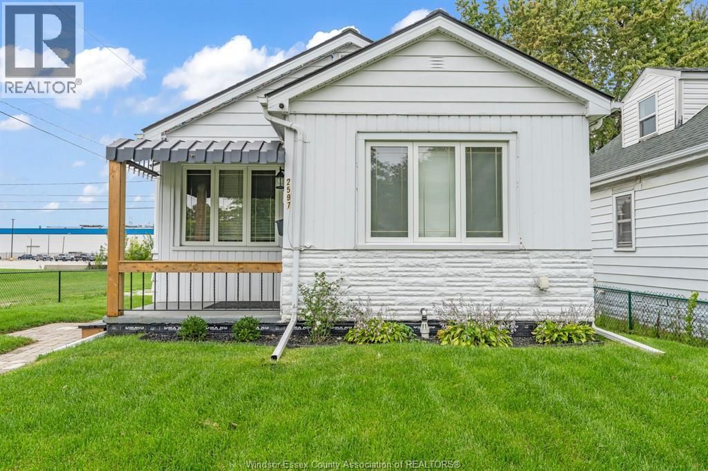 2597 Alexis Road Unit# Upper, Windsor