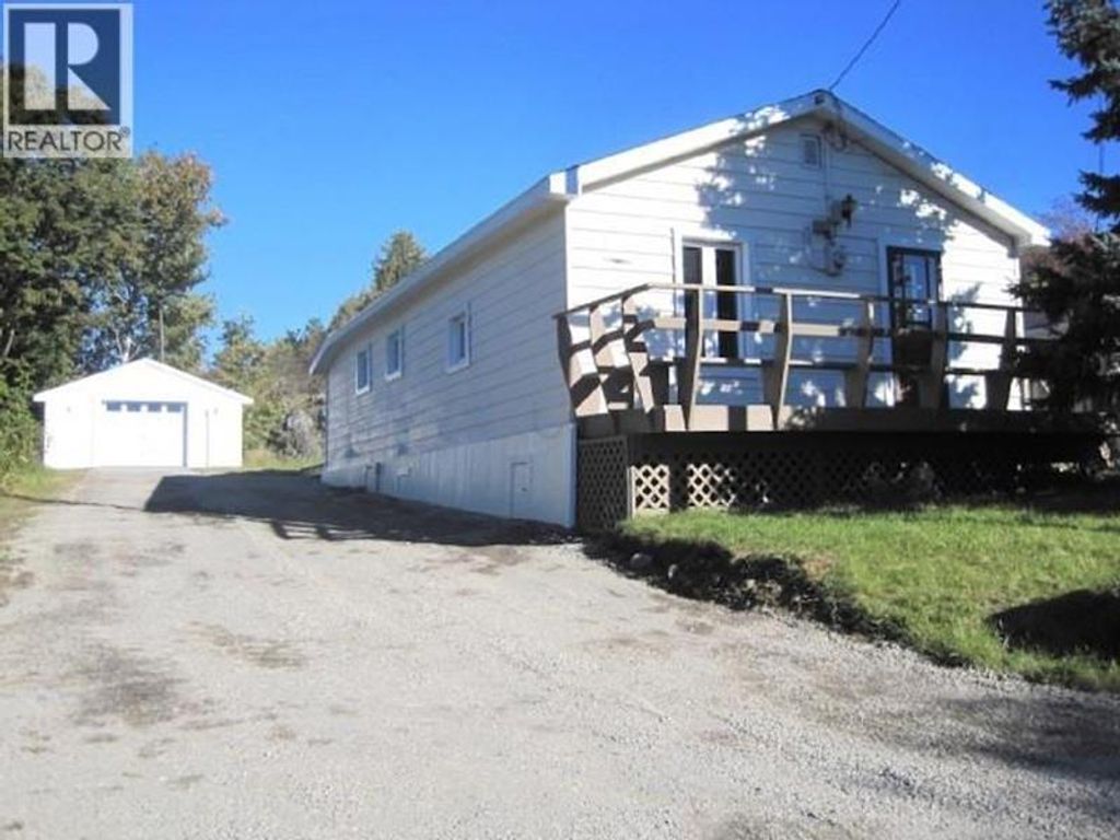 52 West St, Blind River