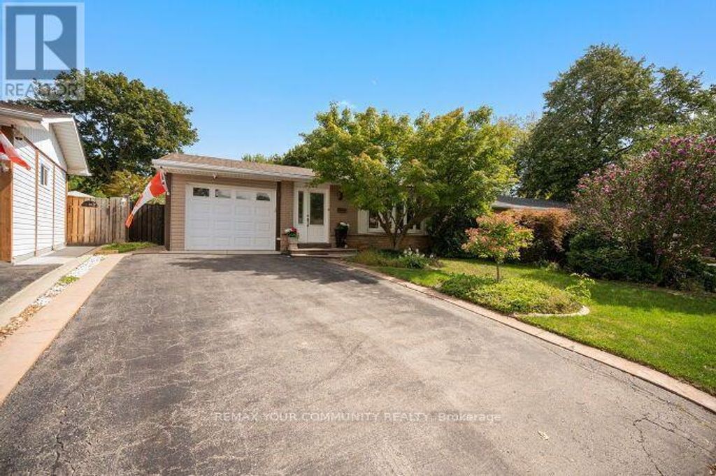 3202 Centennial Drive E, Burlington (palmer)