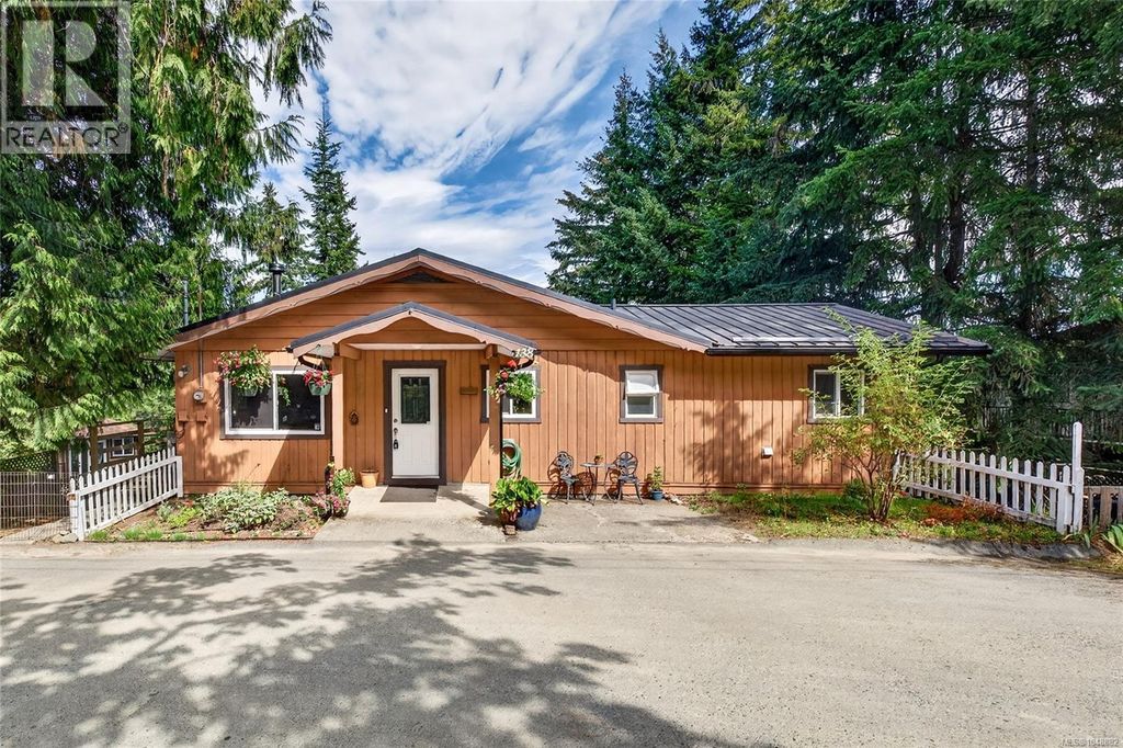 138 Woodland Dr, Salt Spring