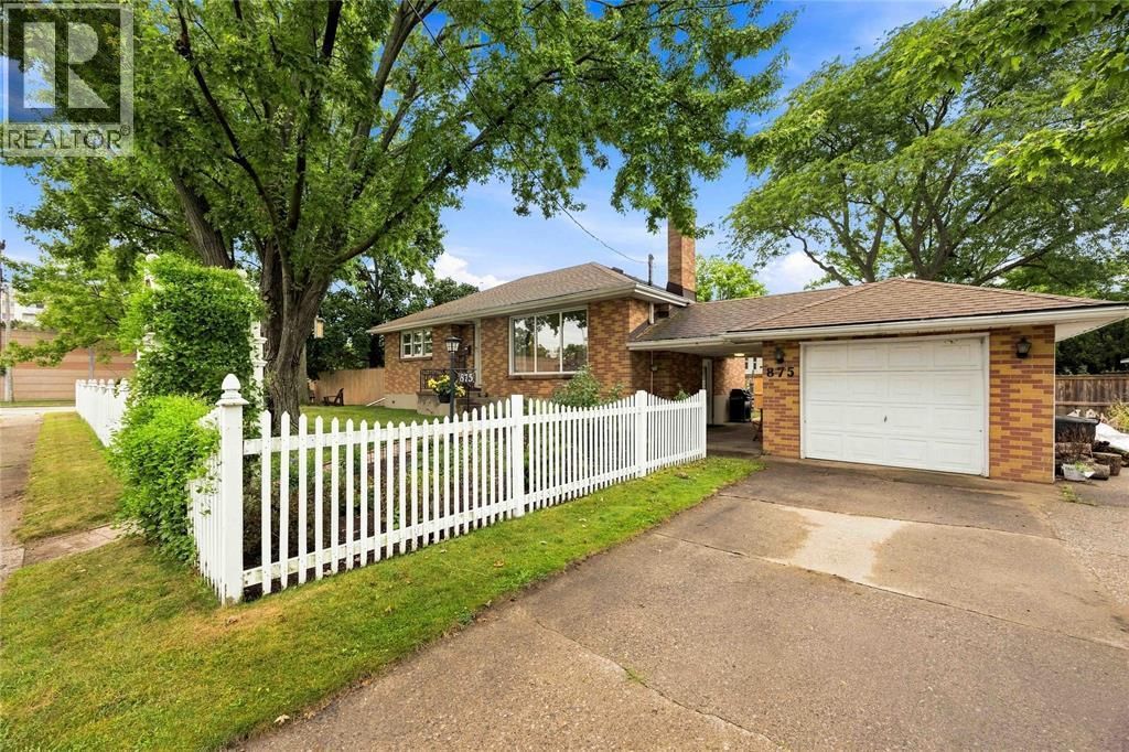 875 Woodland Avenue, Sarnia