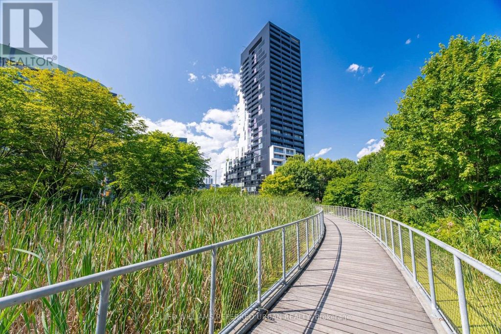 Th105 - 170 Bayview Avenue, Toronto (moss Park)