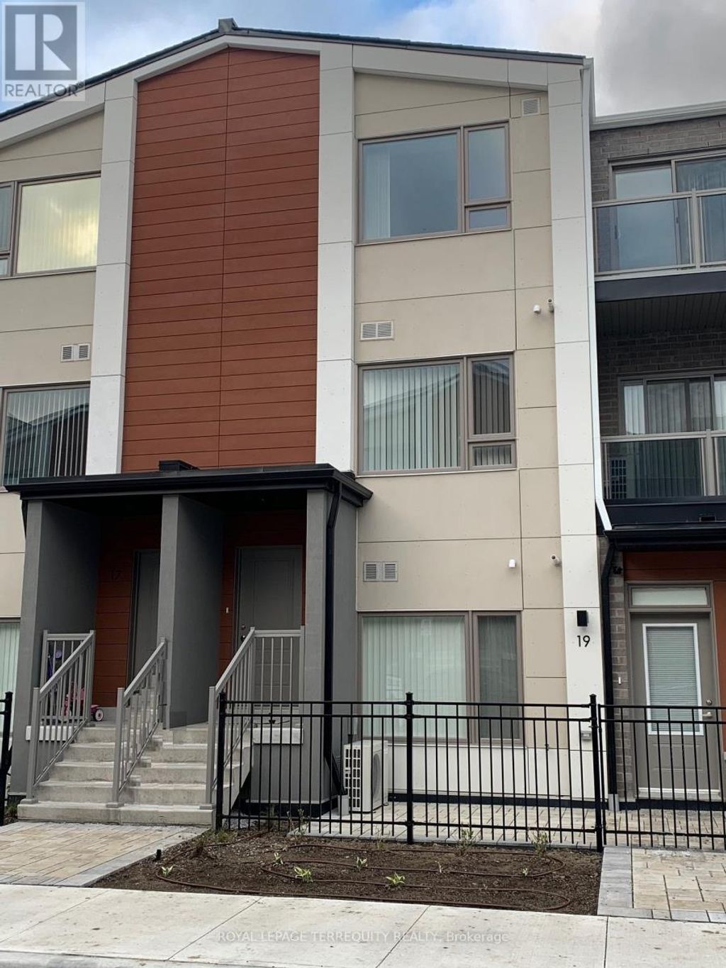 18 - 60 Orchid Place Drive, Toronto (malvern)