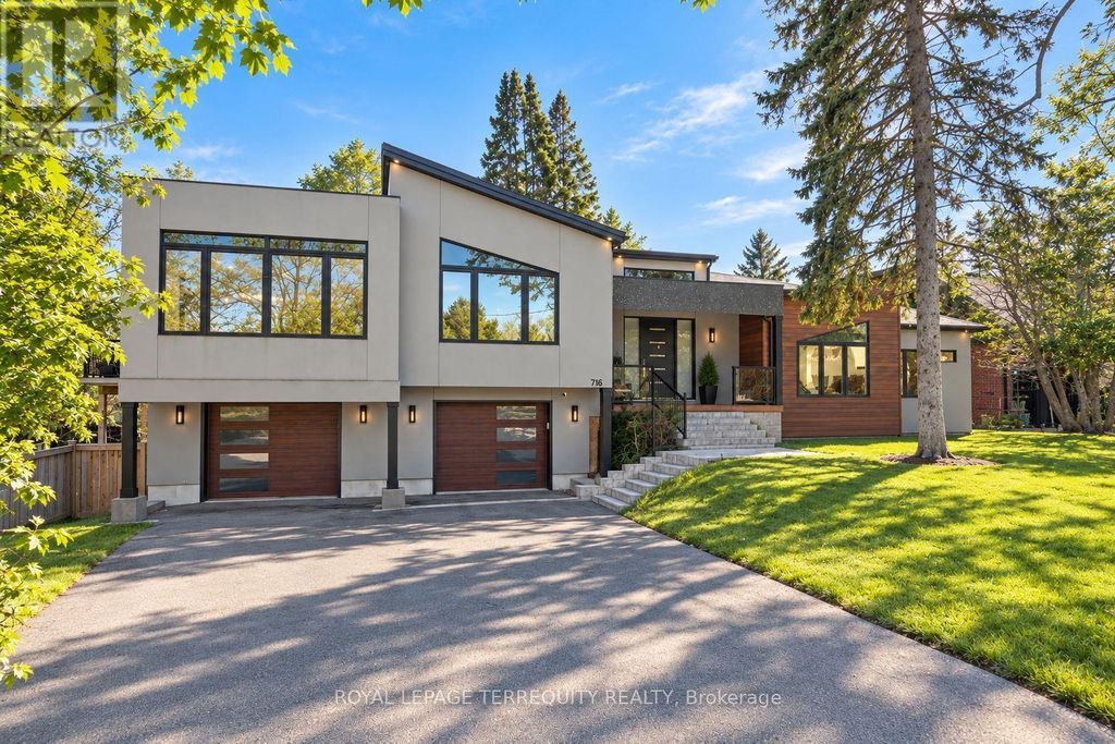 716 North Shore Boulevard E, Burlington (lasalle)