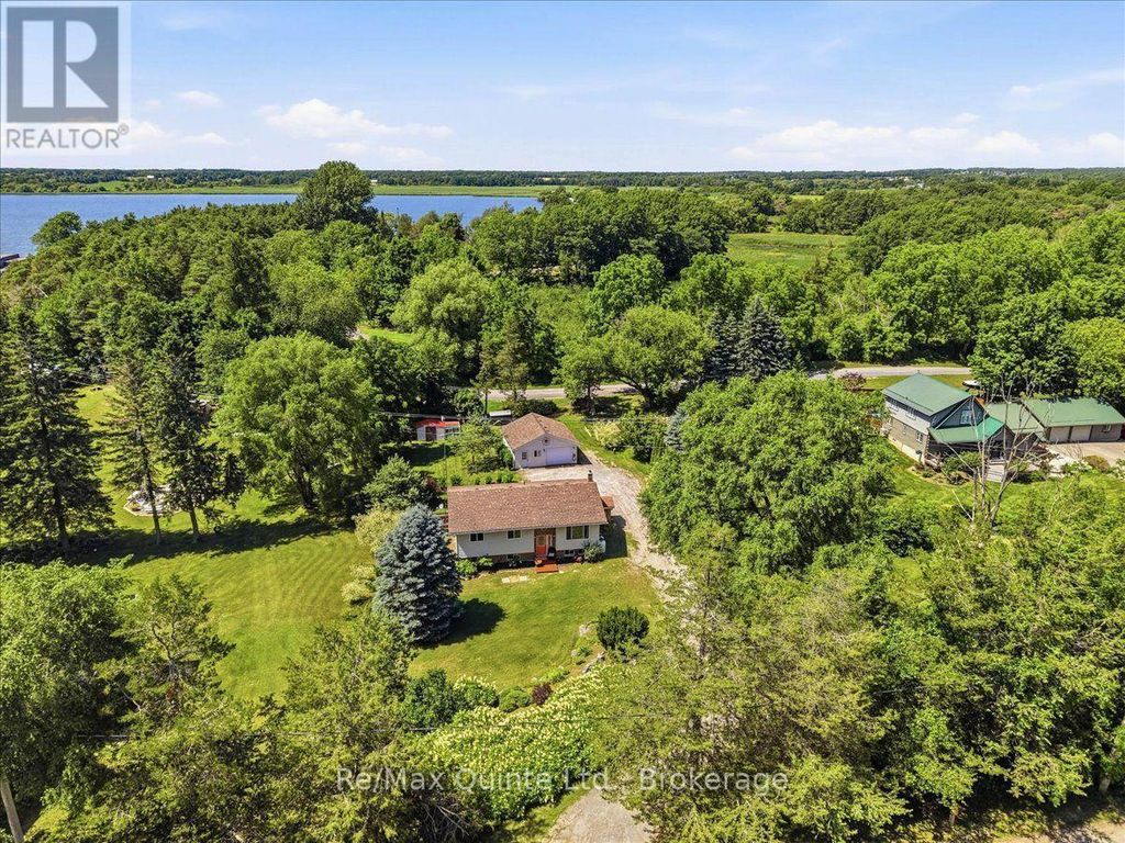 50 County Road 18, Prince Edward County (athol Ward)