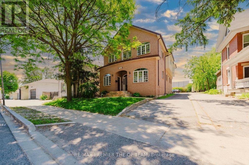 7930 Kipling Avenue, Vaughan (west Woodbridge)