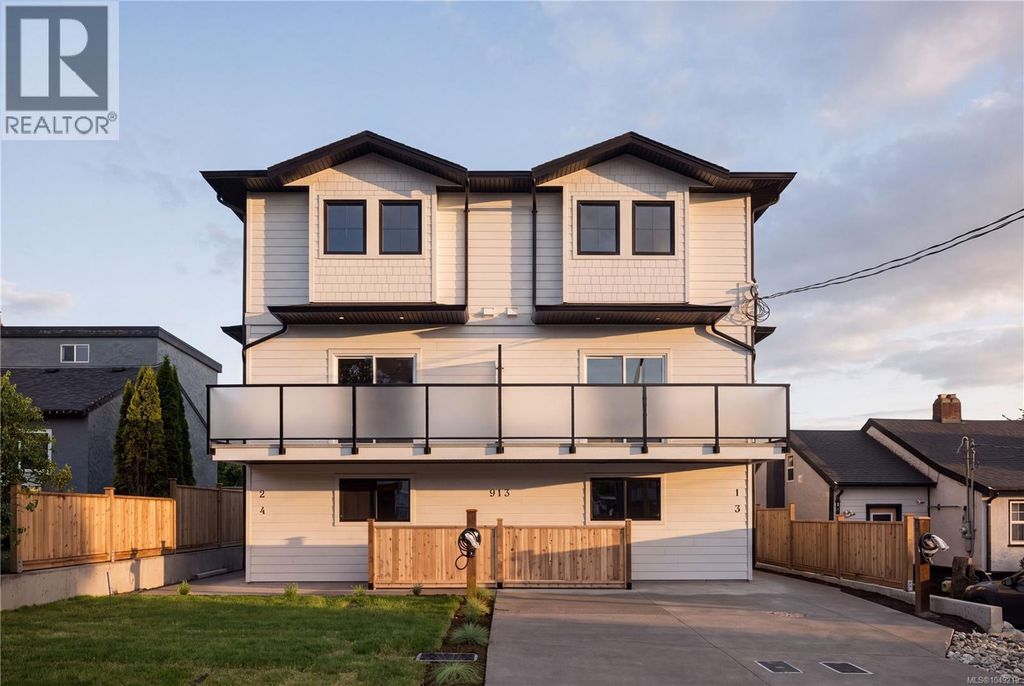 1 913 Dale St, Saanich