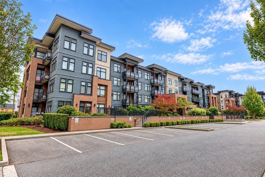 214 20078 Fraser Highway, Langley