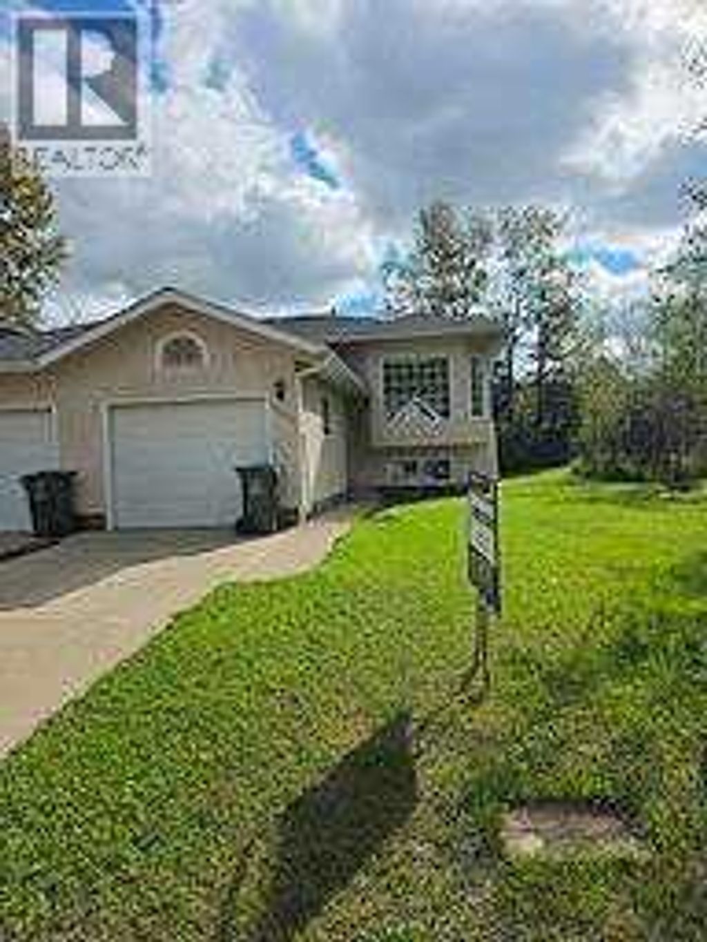 11315 91 Street, Peace River