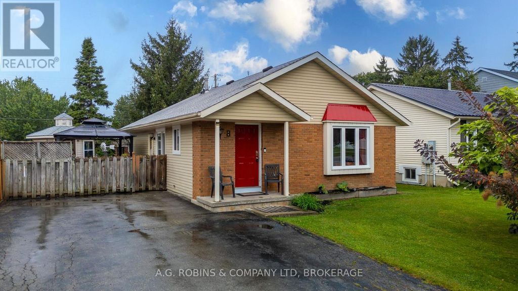 8 Abbott Lane, Haldimand
