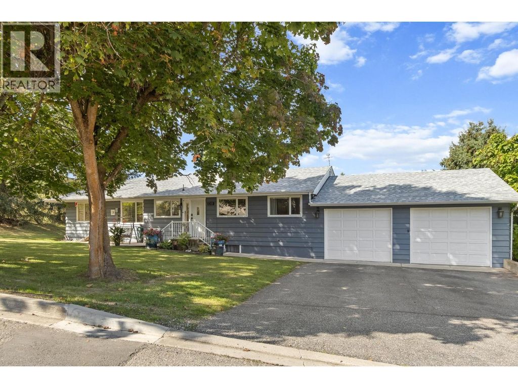 1281 15 Street Se, Salmon Arm