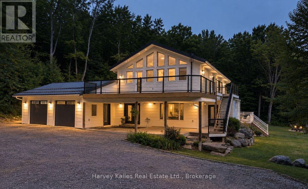 1106 North Pickerel Lake Road, Armour