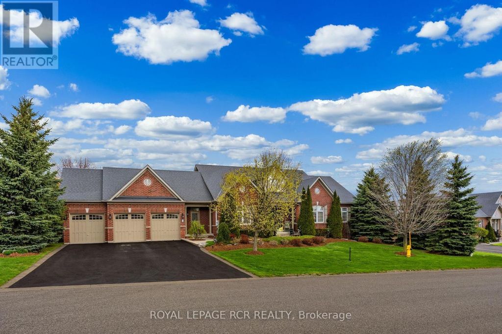 8 Masters Creek Boulevard, Mono