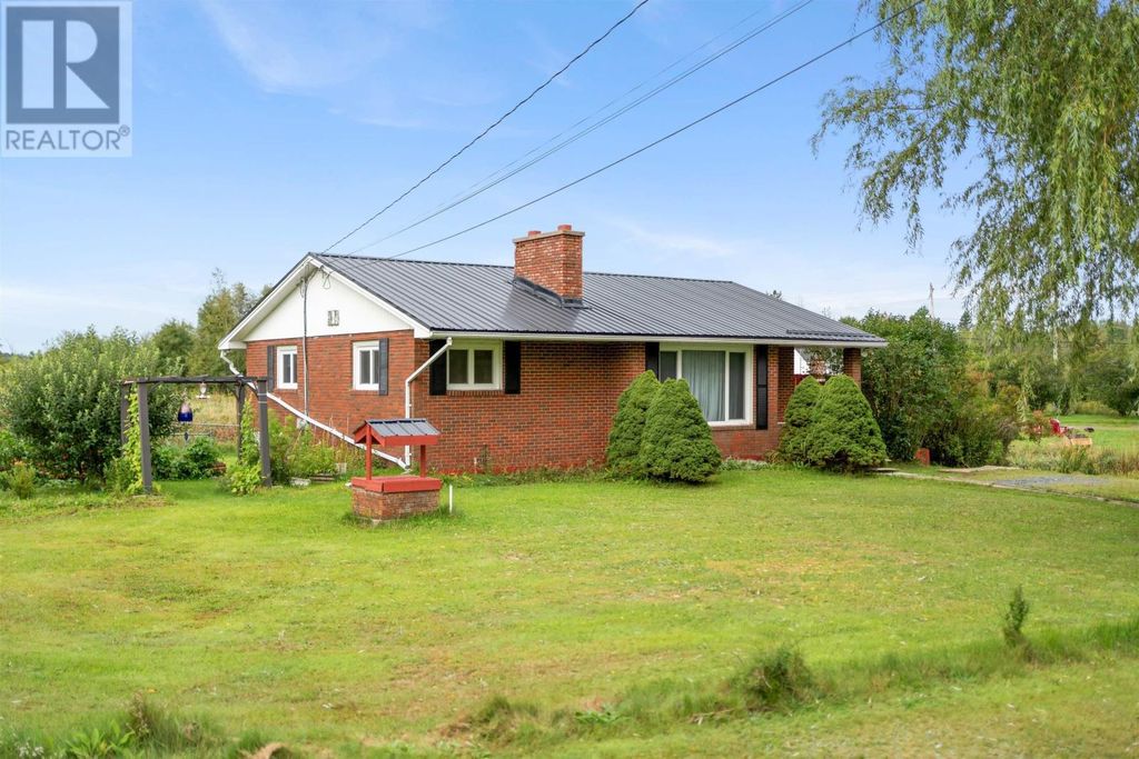 12 Grono Road, Dutch Settlement
