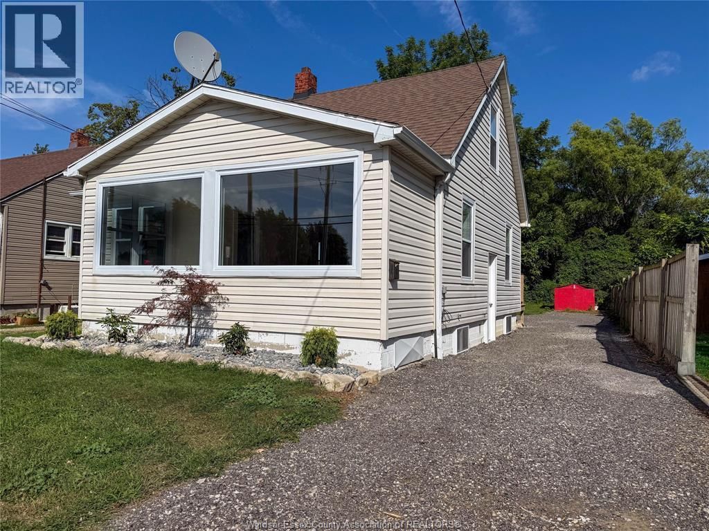 212 Erie Street North, Leamington