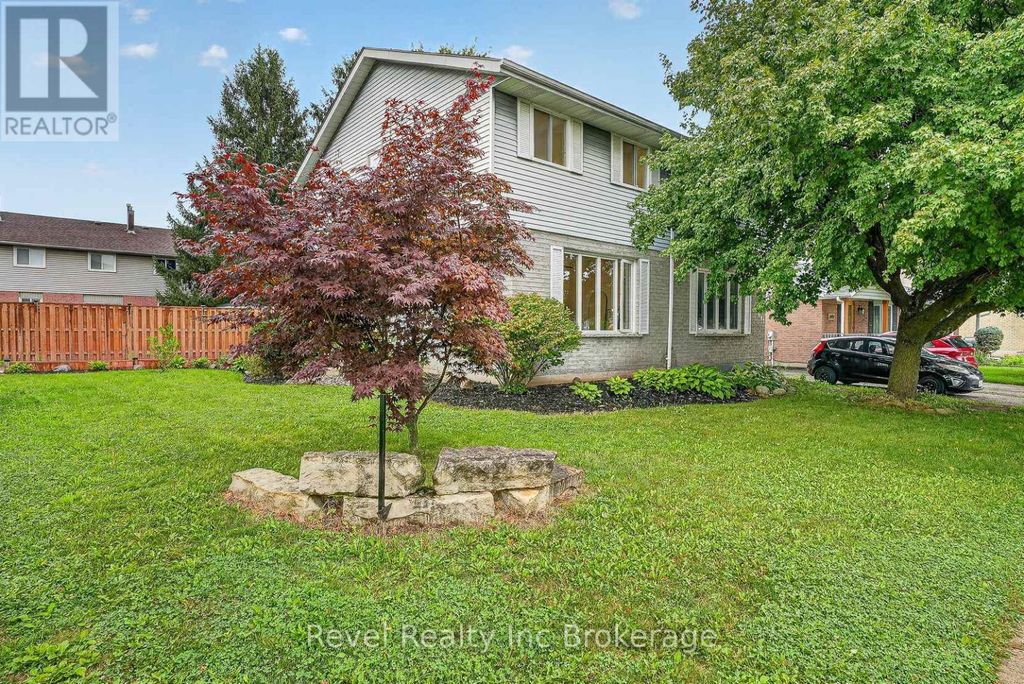 995 Cree Avenue, Woodstock (woodstock - North)