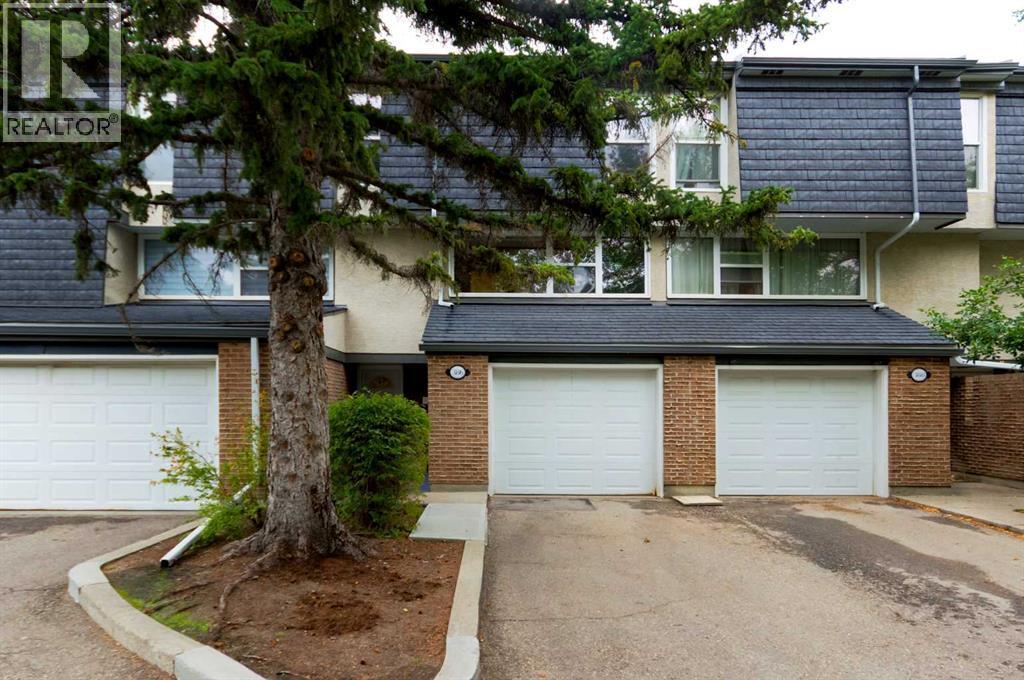 386 Brae Glen Crescent Sw, Calgary