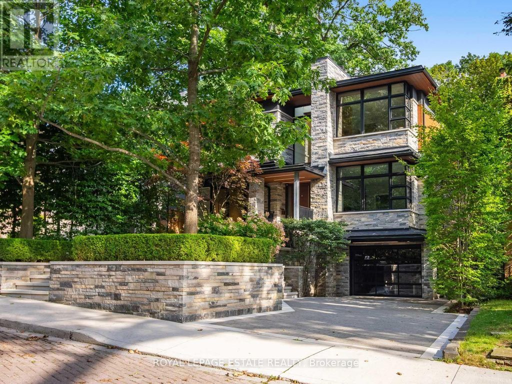 11 Pine Crescent, Toronto (the Beaches)