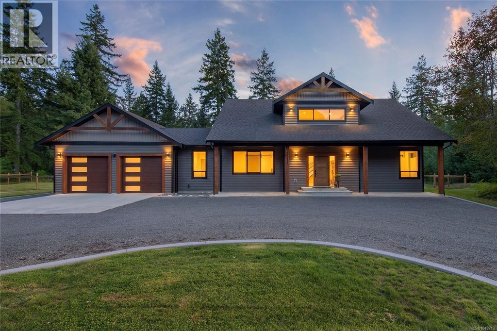 3811 Woodland Dr, Campbell River