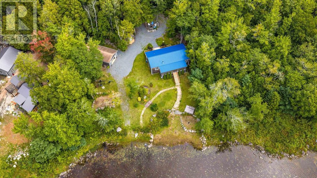 127 Shore Road, Sherbrooke Lake