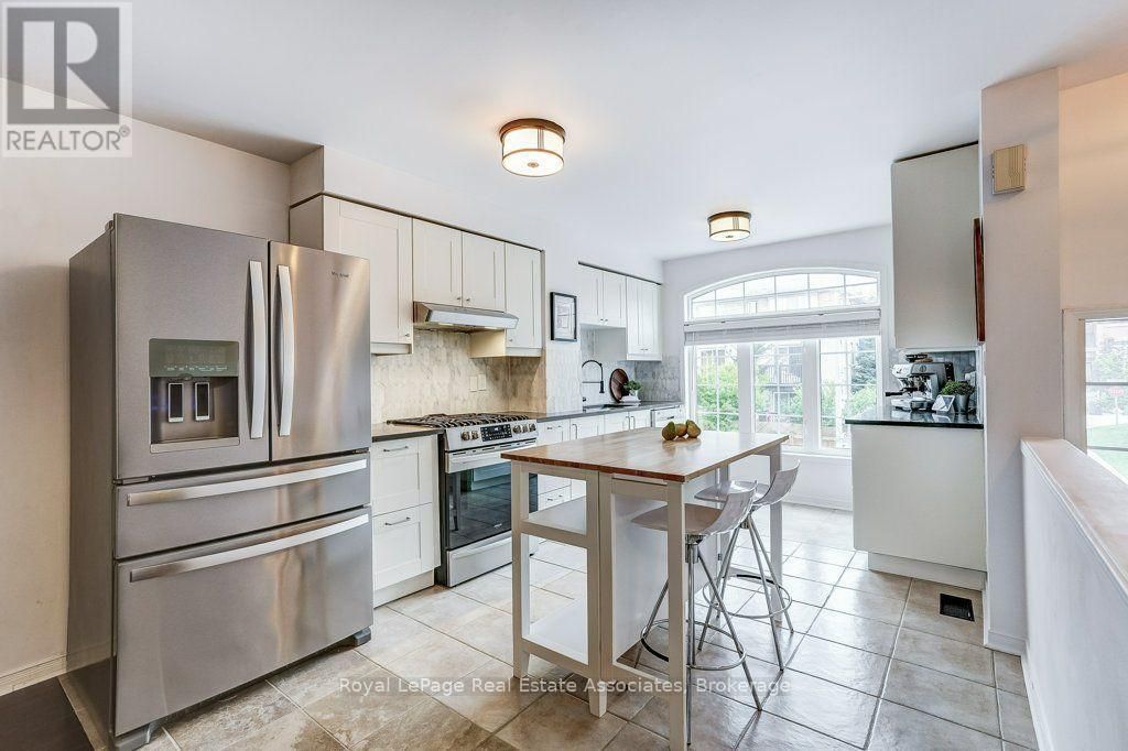 7222 Deanlee Court, Mississauga (lisgar)