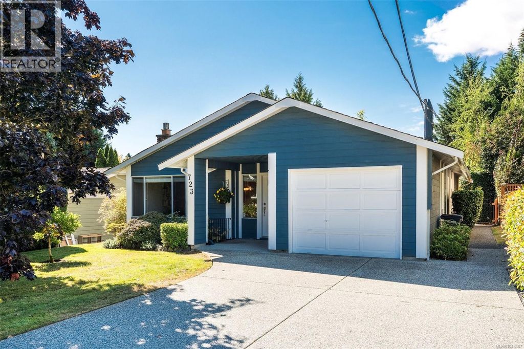 723 Miller Ave, Saanich