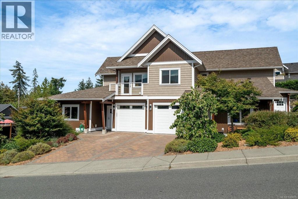 10 420 Cook St, Ladysmith