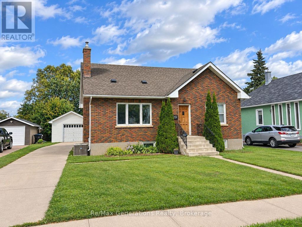 251 Francis Street W, Thunder Bay (westfort)