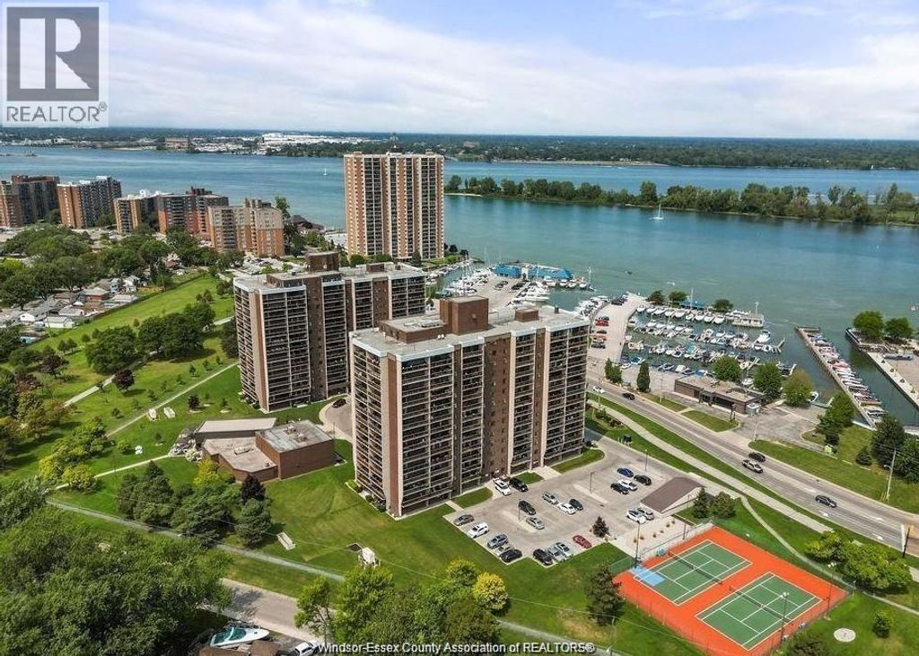 9099 Riverside Drive East Unit# 906w, Windsor