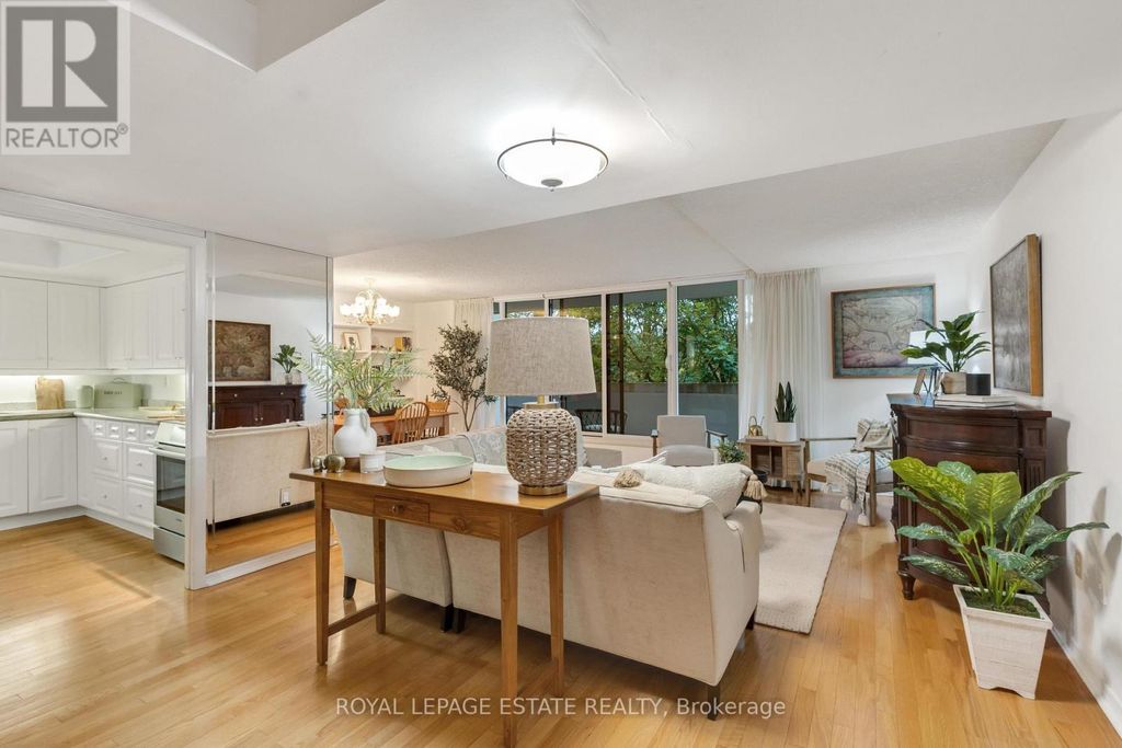 210 - 360 Bloor Street E, Toronto (rosedale-Moore Park)