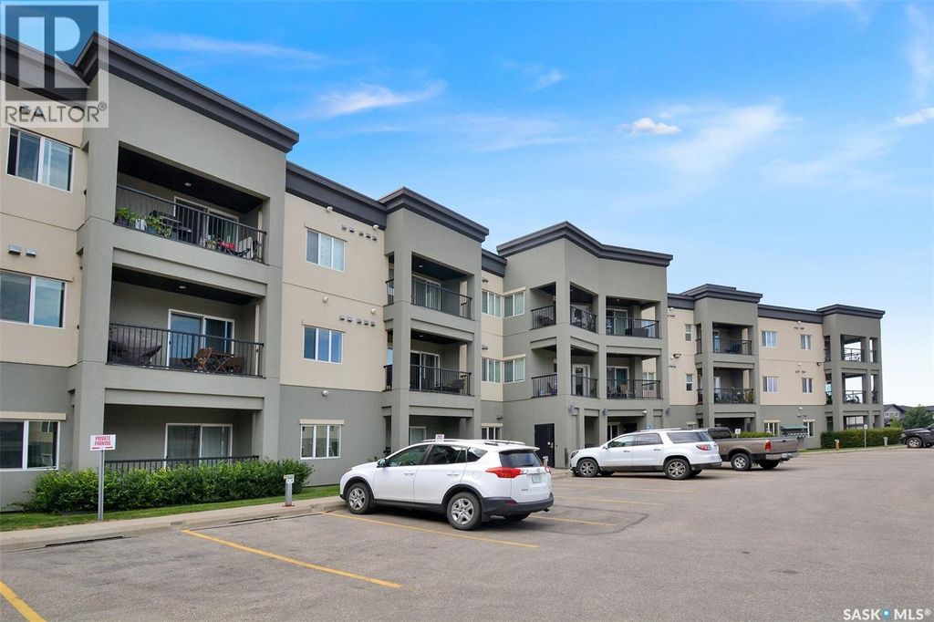 205 110 Hampton Circle, Saskatoon