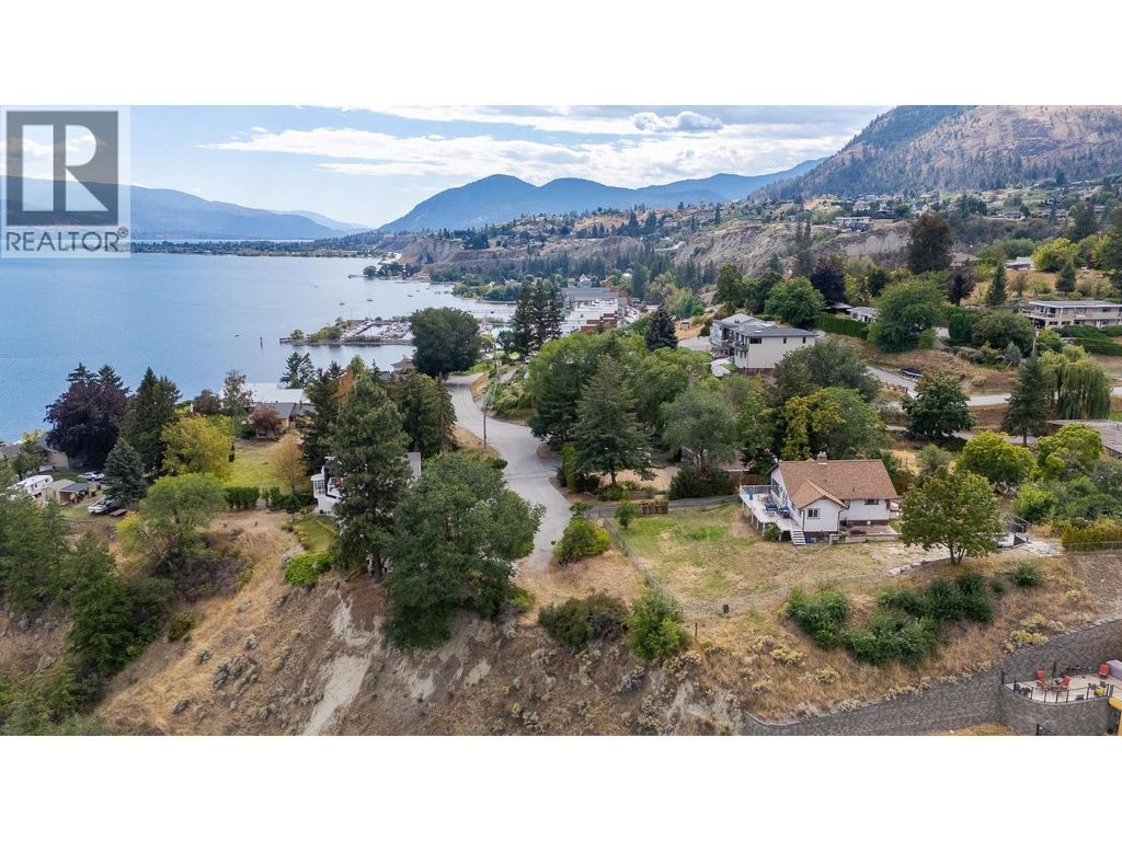 14602 Fisher Close, Summerland