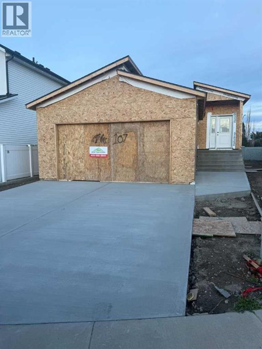 107 Sierra Road Sw, Medicine Hat