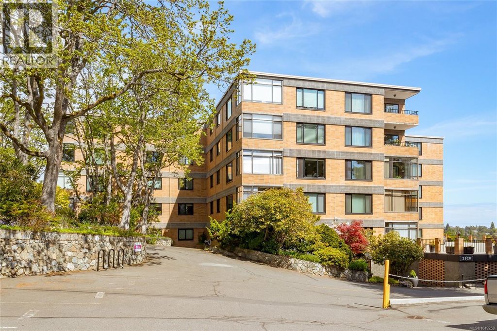 206 2920 Cook St, Victoria