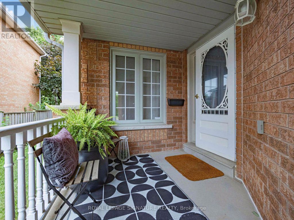 2865 Castlebridge Drive, Mississauga (central Erin Mills)