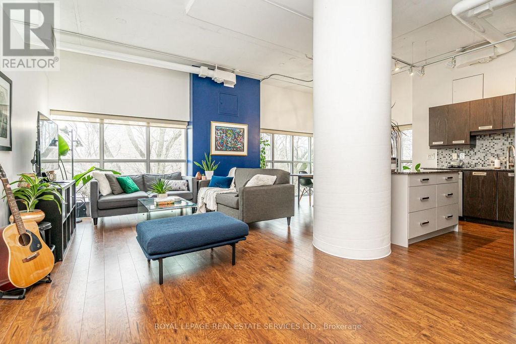 206 - 2 Fieldway, Toronto (islington-City Centre West)