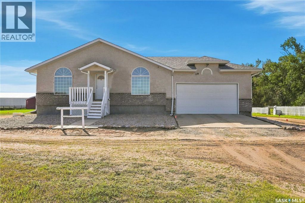 Daniel Acreage, Regina Beach