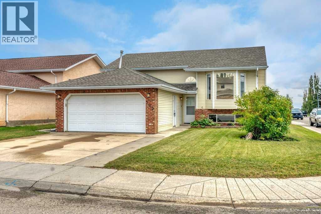 303 Strathaven Drive, Strathmore